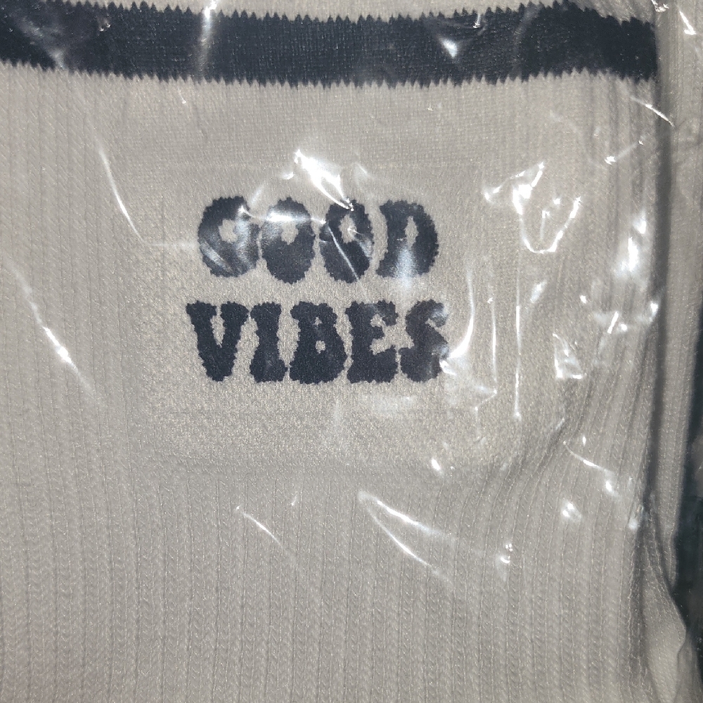 New Good Vibes White Socks With Black Graphics Size 8-11 In Women - Picture 3 of 3